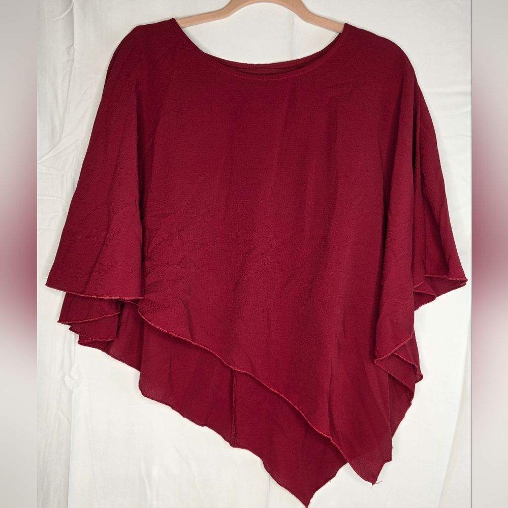 NWT Emery Rose XL Red Asymmetrical Flutter Top D-0669